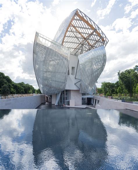 fondation Louis Vuitton exhibition